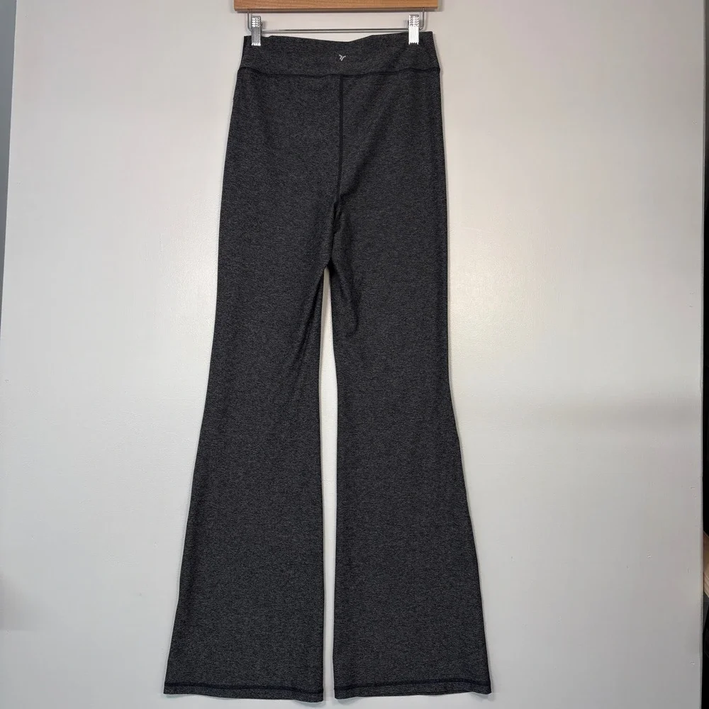 Old Navy Womens Yoga Pants M Tall Gray Cloud+ Go-Dry High Waist Flare Leggings